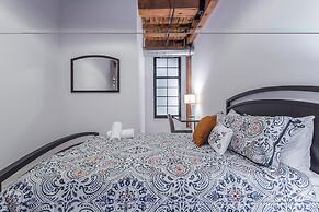 Breathtaking 6 BDR Luxury Condo Downtown Chicago