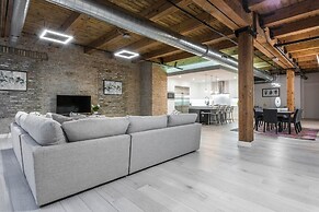 Breathtaking 6 BDR Luxury Condo Downtown Chicago