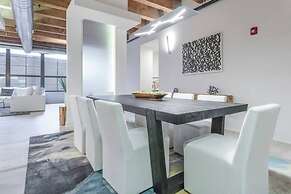 Breathtaking 6 BDR Luxury Condo Downtown Chicago