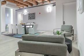 Breathtaking 6 BDR Luxury Condo Downtown Chicago