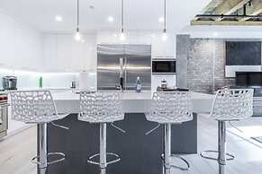 Breathtaking 6 BDR Luxury Condo Downtown Chicago