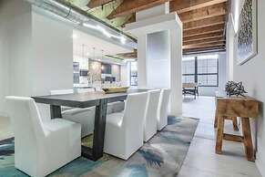 Breathtaking 6 BDR Luxury Condo Downtown Chicago