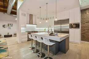Breathtaking 6 BDR Luxury Condo Downtown Chicago