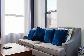 Chestnut Charm - Modern 1 BDR in Downtown