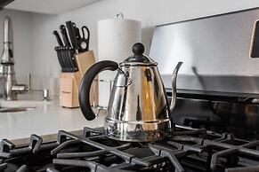 Chestnut Charm - Modern 1 BDR in Downtown