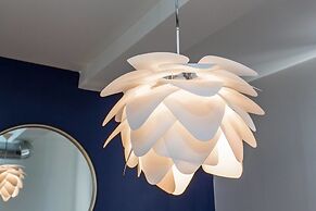 Chestnut Charm - Modern 1 BDR in Downtown