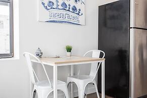 Chestnut Charm - Modern 1 BDR in Downtown