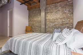 3 BDR Downtown Luxury Loft-spacious, Safe & Secure