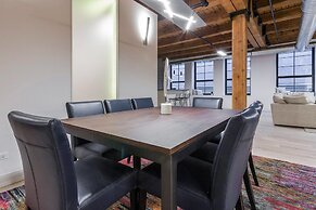 3 BDR Downtown Luxury Loft-spacious, Safe & Secure