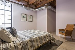 3 BDR Downtown Luxury Loft-spacious, Safe & Secure