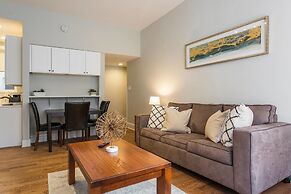 Cozy Depaul 2 Bedroom near Train, University, & Cubs