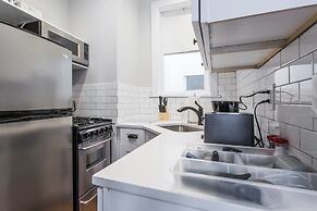 Cozy Depaul 2 Bedroom near Train, University, & Cubs