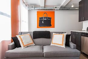 Bright & Modern 1 BDR in Downtown