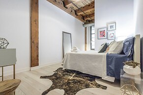 Spacious & Private 3 BDR Luxury Condo in Downtown