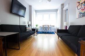 Classic Lincoln Park Charmer - 3bdr Steps to Train