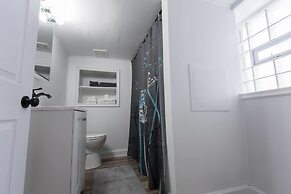 Cozy 1 BDR in Heart of Logan Square & Near Train