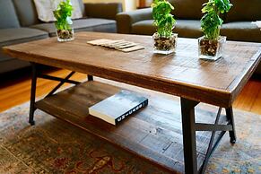 Light-filled Chicago Charmer in Wicker Park