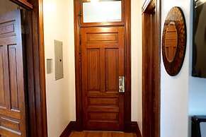 Light-filled Chicago Charmer in Wicker Park