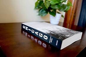 Light-filled Chicago Charmer in Wicker Park