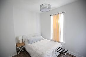 Simple in Palmer Square - Walk to Park and Train