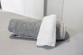 Black Walnut - Modern 1 BDR in Downtown