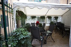 Flatinrome Trastevere Deluxe Rooms