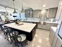 The Palms 3 Bedroom Condo by RedAwning