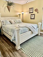 The Palms 3 Bedroom Condo by RedAwning