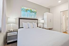 WaterWalk Extended Stay by Wyndham Kansas City - Overland Pk