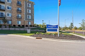 WaterWalk Extended Stay by Wyndham Kansas City - Overland Pk