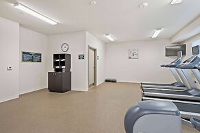 WaterWalk Extended Stay by Wyndham Kansas City - Overland Pk