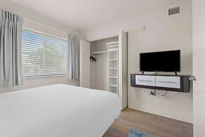 WaterWalk Extended Stay by Wyndham Kansas City - Overland Pk