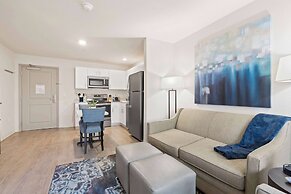 WaterWalk Extended Stay by Wyndham Kansas City - Overland Pk