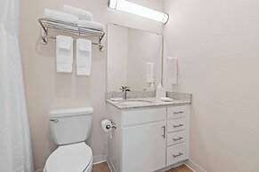 WaterWalk Extended Stay by Wyndham Kansas City - Overland Pk