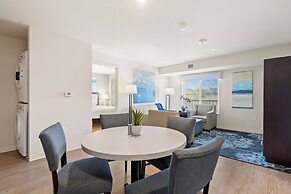 WaterWalk Extended Stay by Wyndham Kansas City - Overland Pk
