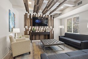 WaterWalk Extended Stay by Wyndham Kansas City - Overland Pk