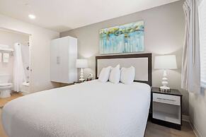 WaterWalk Extended Stay by Wyndham Kansas City - Overland Pk