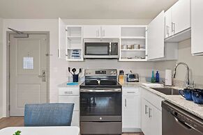 WaterWalk Extended Stay by Wyndham Kansas City - Overland Pk