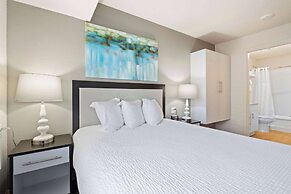 WaterWalk Extended Stay by Wyndham Kansas City - Overland Pk