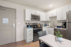 WaterWalk Extended Stay by Wyndham Kansas City - Overland Pk