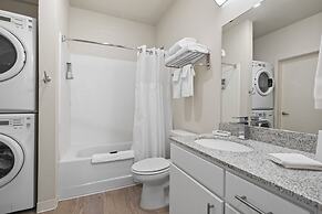 WaterWalk Extended Stay by Wyndham Kansas City - Overland Pk