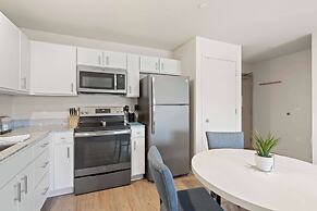 WaterWalk Extended Stay by Wyndham Kansas City - Overland Pk
