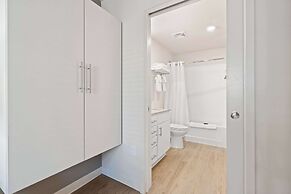 WaterWalk Extended Stay by Wyndham Kansas City - Overland Pk