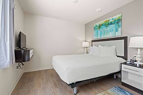 WaterWalk Extended Stay by Wyndham Kansas City - Overland Pk