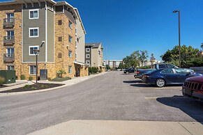 WaterWalk Extended Stay by Wyndham Kansas City - Overland Pk