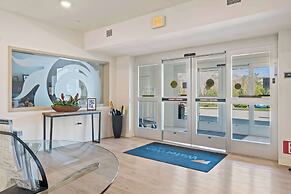 WaterWalk Extended Stay by Wyndham Kansas City - Overland Pk