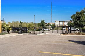 WaterWalk Extended Stay by Wyndham Kansas City - Overland Pk