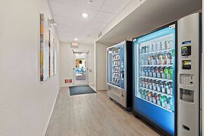 WaterWalk Extended Stay by Wyndham Kansas City - Overland Pk