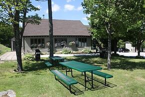 Ski-in, Ski-out 2 Br With View Of Ski Lift! 2 Bedroom Condo by RedAwni