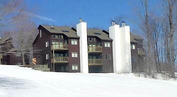 2br With High Ceilings & Private Sauna In Kettle Brook-okemo 2 Bedroom